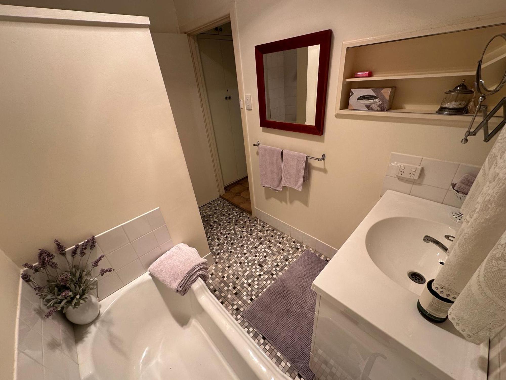 Admurraya House Bed & Breakfast Рутерглен Экстерьер фото